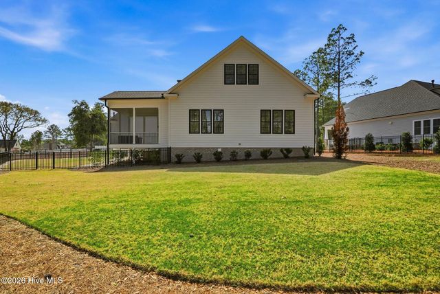 275 Hollycrest Drive, Pinehurst, NC 28374