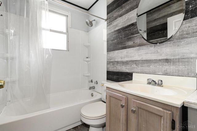 9500 Ridgemoor Avenue, Colerain Twp, OH 45231