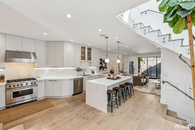 4376 17th Street, San Francisco, CA 94114