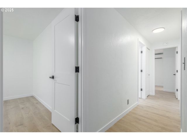 2817 APPLEWOOD Ln, Eugene, OR 97408