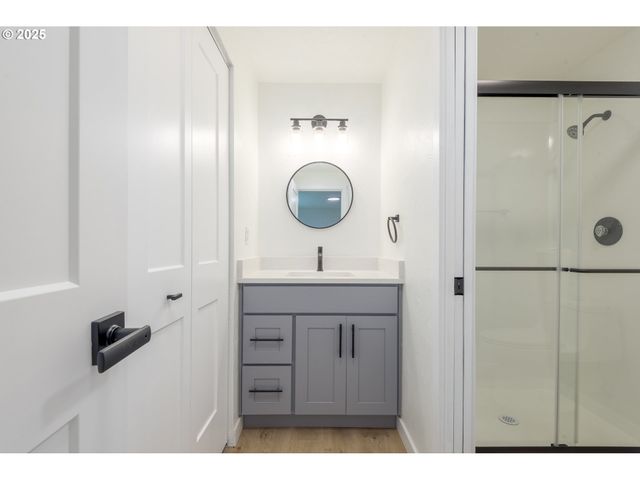 2817 APPLEWOOD Ln, Eugene, OR 97408