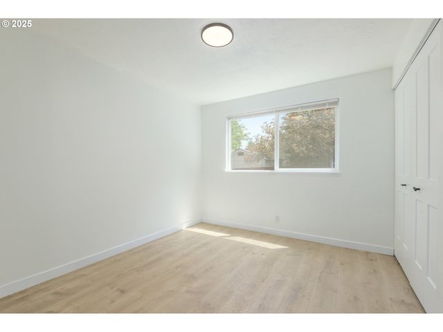 2817 APPLEWOOD Ln, Eugene, OR 97408