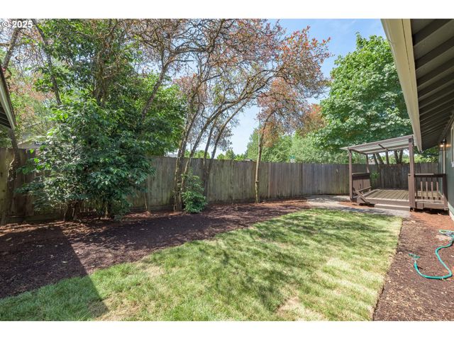 2817 APPLEWOOD Ln, Eugene, OR 97408