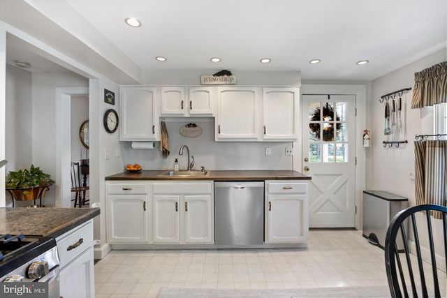 1583 HAINESPORT MOUNT LAUREL RD, Mount Laurel, NJ 08054