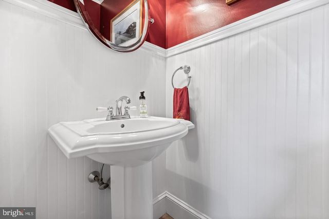 1583 HAINESPORT MOUNT LAUREL RD, Mount Laurel, NJ 08054