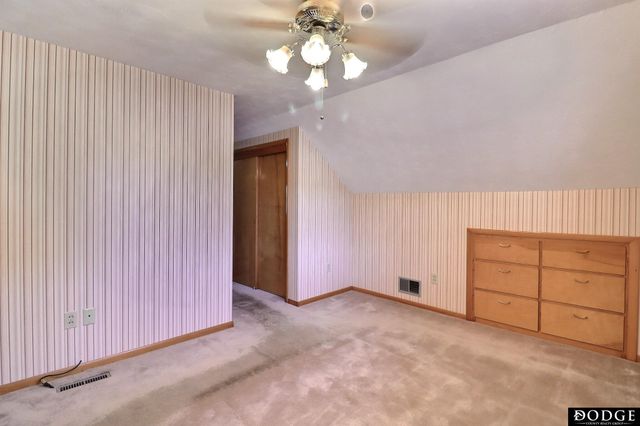 2075 Fairacres Drive, Fremont, NE 68025