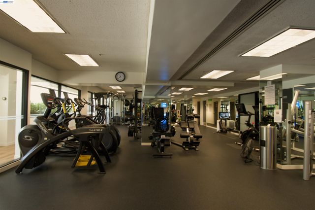 6363 Christie Ave 905, Emeryville, CA 94608