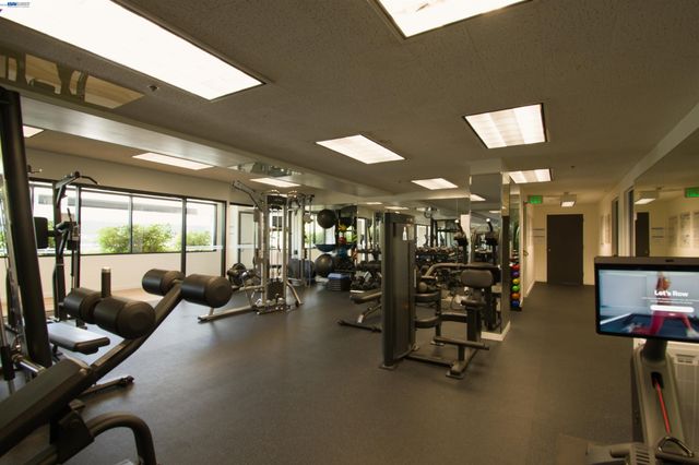 6363 Christie Ave 905, Emeryville, CA 94608