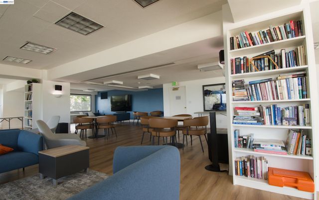 6363 Christie Ave 905, Emeryville, CA 94608