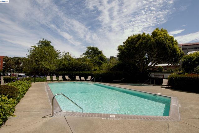 6363 Christie Ave 905, Emeryville, CA 94608