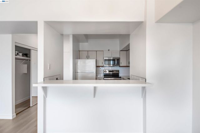 6363 Christie Ave 905, Emeryville, CA 94608