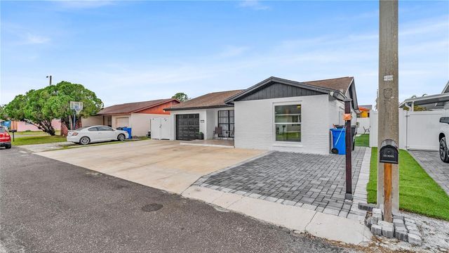 8912 SABODA COURT, Tampa, FL 33634