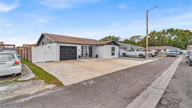 8912 SABODA COURT, Tampa, FL 33634