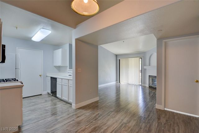 950 Seven Hills Drive 222, Henderson, NV 89052