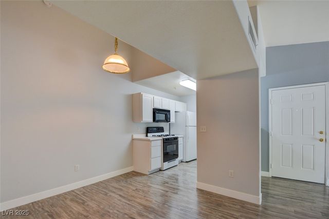 950 Seven Hills Drive 222, Henderson, NV 89052