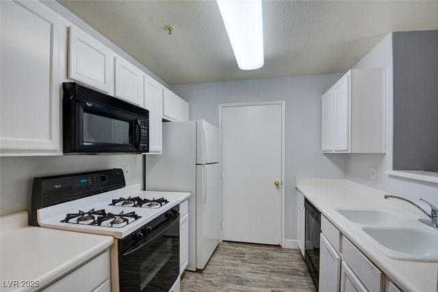 950 Seven Hills Drive 222, Henderson, NV 89052