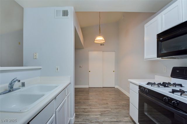 950 Seven Hills Drive 222, Henderson, NV 89052