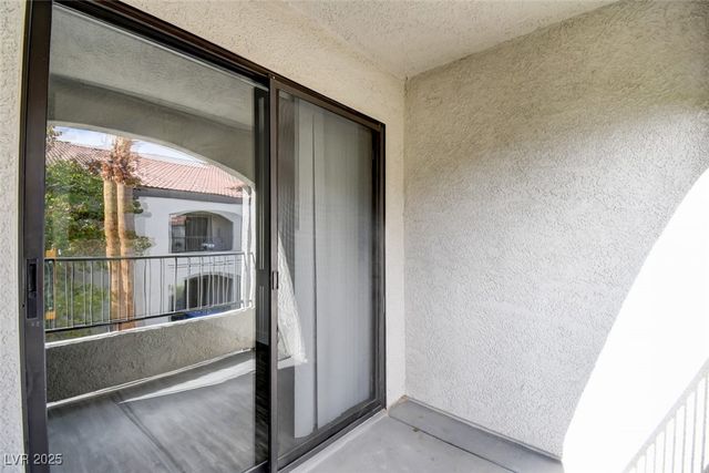 950 Seven Hills Drive 222, Henderson, NV 89052