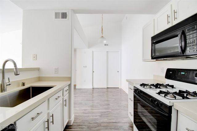 950 Seven Hills Drive 222, Henderson, NV 89052