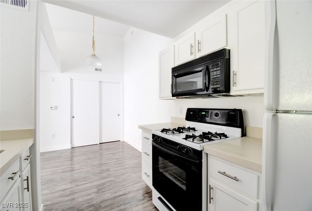 950 Seven Hills Drive 222, Henderson, NV 89052