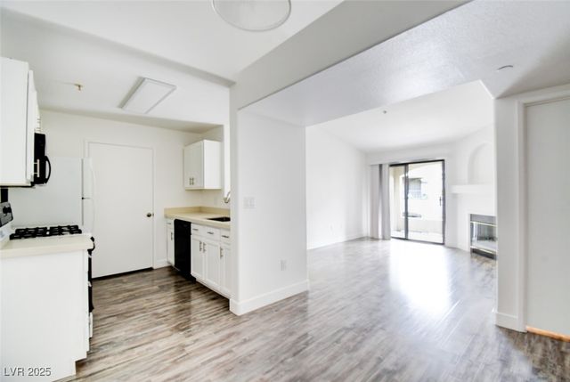 950 Seven Hills Drive 222, Henderson, NV 89052