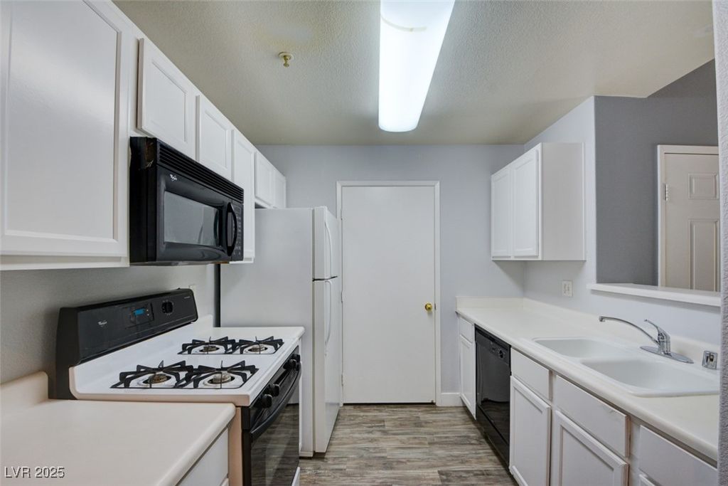 950 Seven Hills Drive 222, Henderson, NV 89052