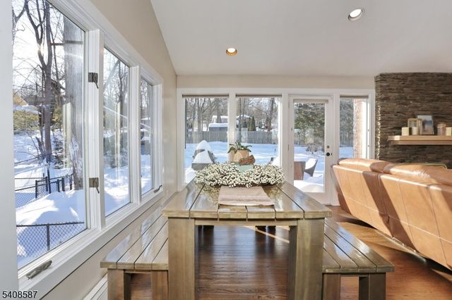 28 Bear Mountain Rd, Ringwood Boro, NJ 07456