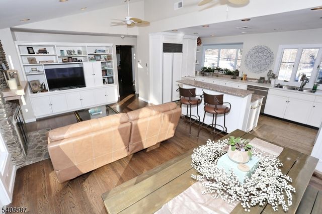 28 Bear Mountain Rd, Ringwood Boro, NJ 07456