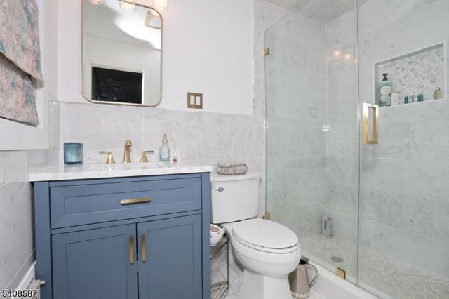 28 Bear Mountain Rd, Ringwood Boro, NJ 07456