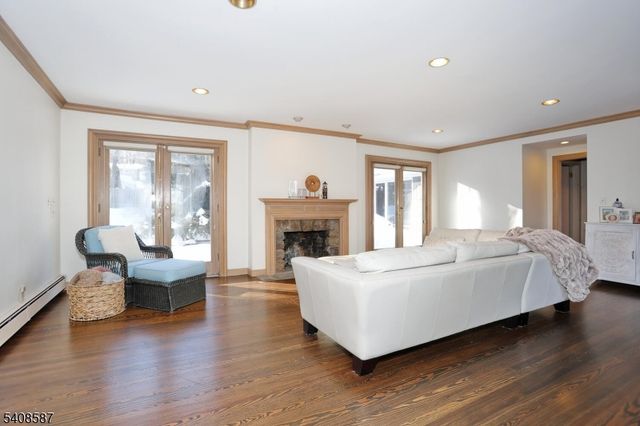 28 Bear Mountain Rd, Ringwood Boro, NJ 07456