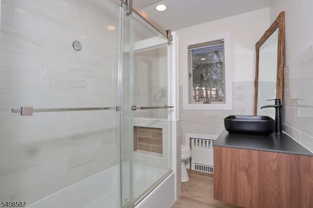 28 Bear Mountain Rd, Ringwood Boro, NJ 07456