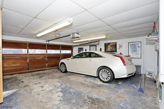 28 Bear Mountain Rd, Ringwood Boro, NJ 07456