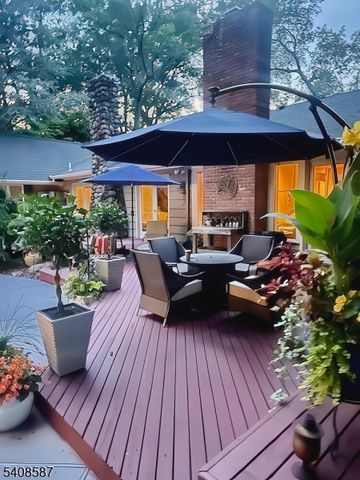 28 Bear Mountain Rd, Ringwood Boro, NJ 07456