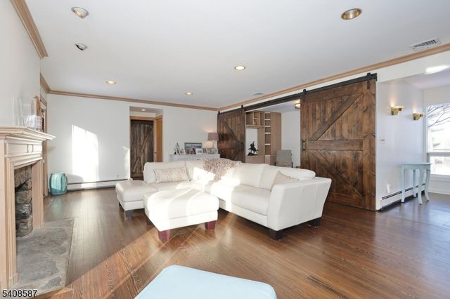 28 Bear Mountain Rd, Ringwood Boro, NJ 07456