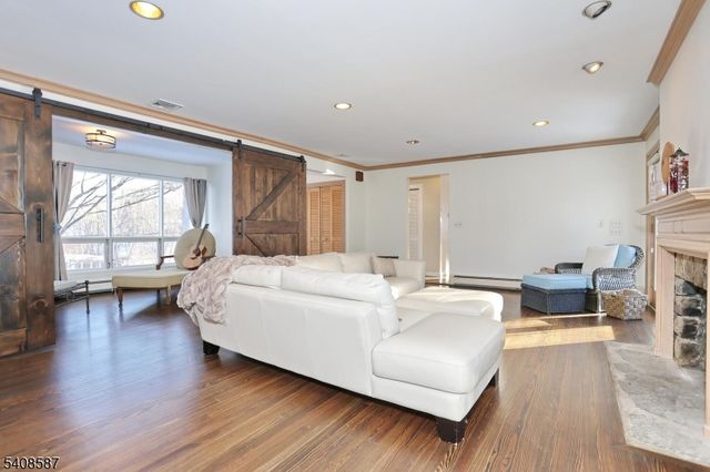 28 Bear Mountain Rd, Ringwood Boro, NJ 07456