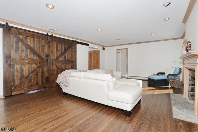 28 Bear Mountain Rd, Ringwood Boro, NJ 07456