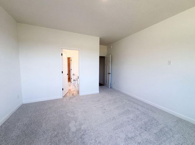 851 Londonderry Lane NW, Rochester, MN 55901