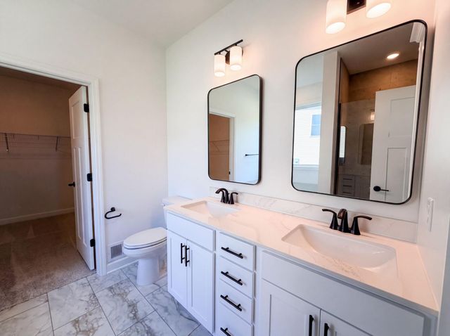 851 Londonderry Lane NW, Rochester, MN 55901