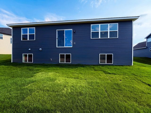 851 Londonderry Lane NW, Rochester, MN 55901