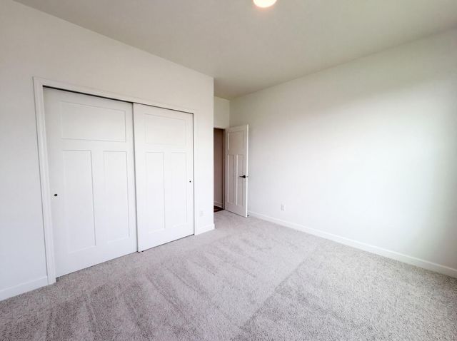 851 Londonderry Lane NW, Rochester, MN 55901