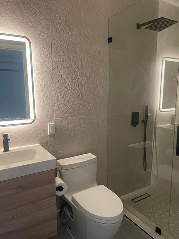 5350 SW 33rd Ave, Hollywood, FL 33312