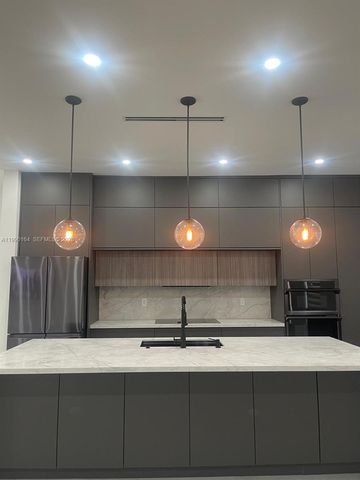 5350 SW 33rd Ave, Hollywood, FL 33312