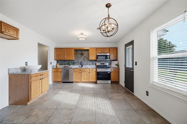 8927 N 151st East Avenue, Owasso, OK 74055