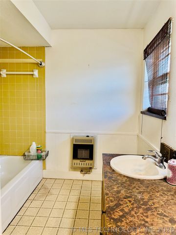 410 S 4th, Hartshorne, OK 74547