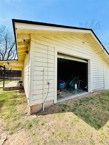 410 S 4th, Hartshorne, OK 74547