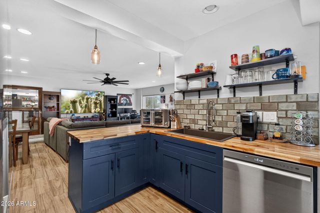 4120 E FAIRVIEW Circle, Mesa, AZ 85206