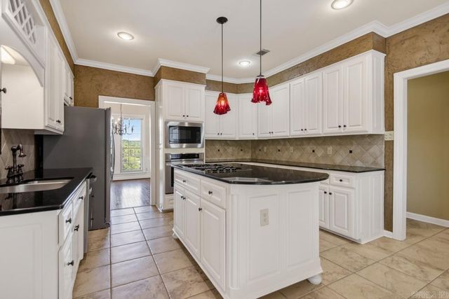 27 Calumet Road, Little Rock, AR 72223