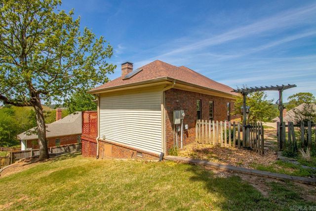 27 Calumet Road, Little Rock, AR 72223