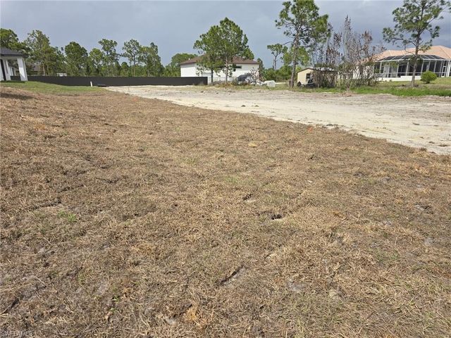 1002 Pine AVE, Lehigh Acres, FL 33972