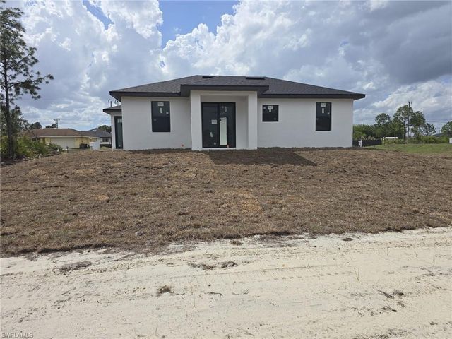 1002 Pine AVE, Lehigh Acres, FL 33972